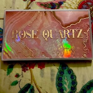 HUDA BEAUTY ROSE QUARTZ PALETTE